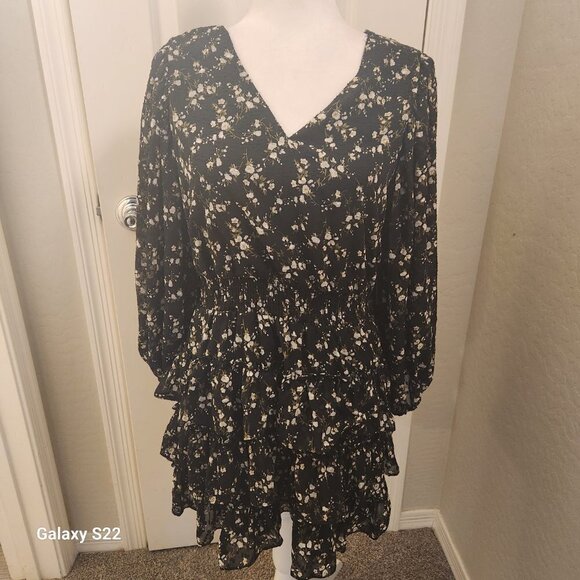 Vince Camuto Mini Floral Dress. NWT. Size Small - Picture 1 of 14